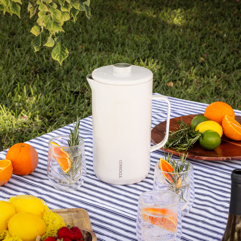 pitcher-p5 OatmilkPitcher_Lifestyle.png